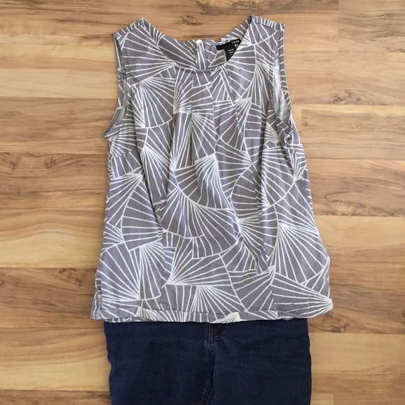 H&M Seashell Blouse - Picture 2 of 4